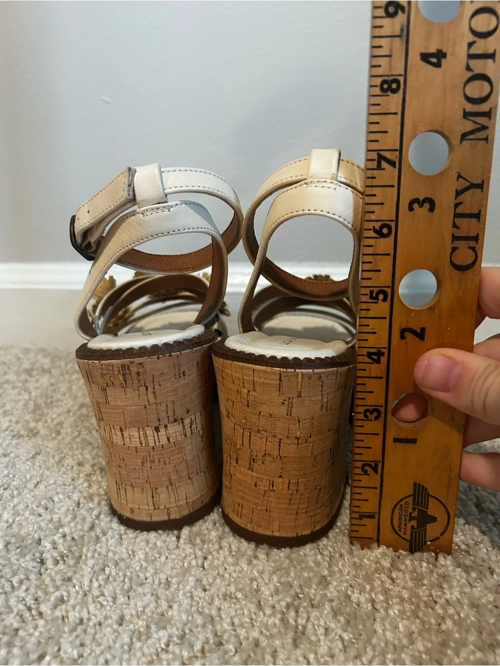 Lucky Brand Cream Daisy Platform Sandals Brand New. FIT LIKE AN 8.5
